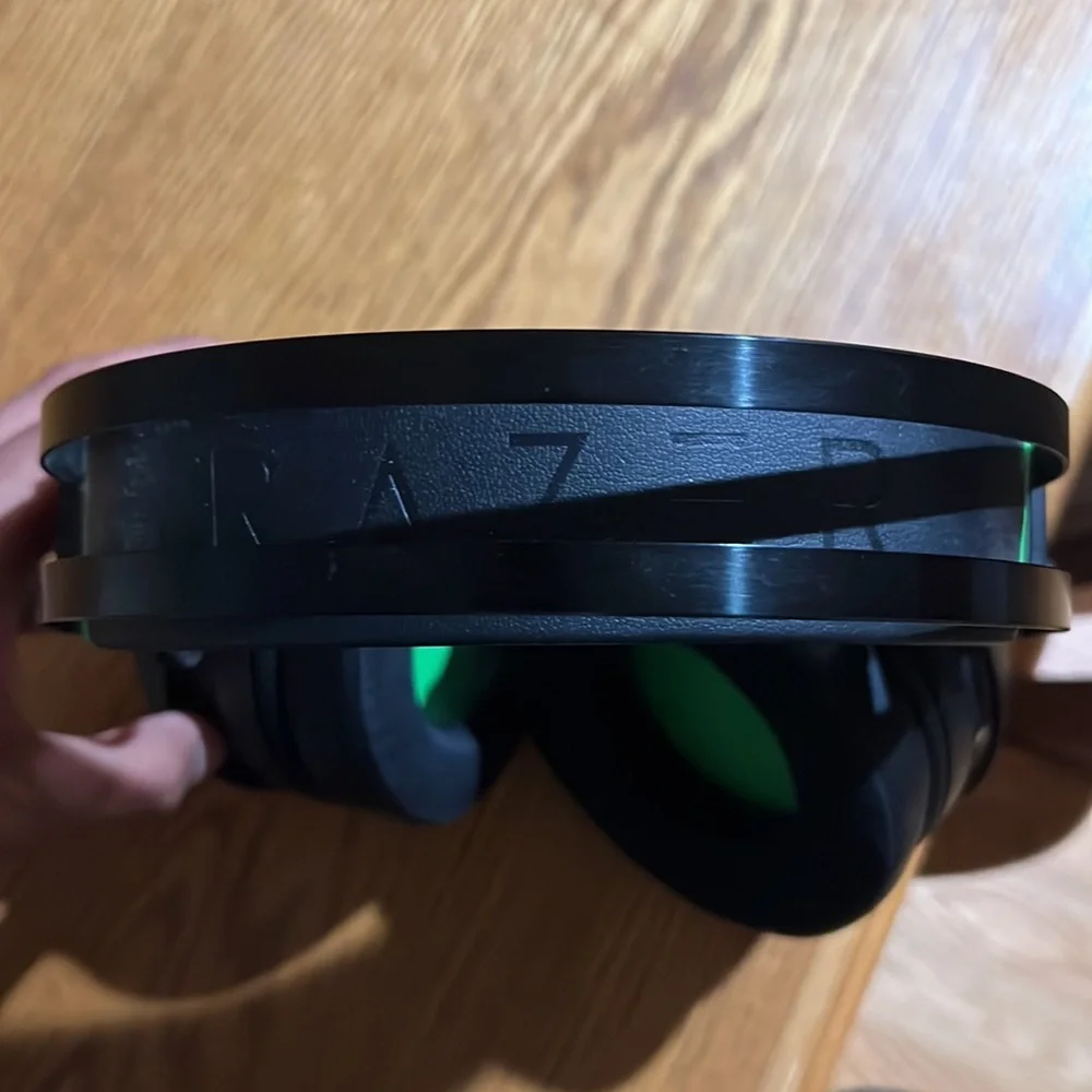 Razer - Nari Ultimate Wireless THX Spatial Audio Gaming Headset